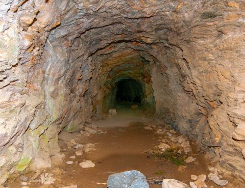 Ορυχεία Φυρέ: Δίπλα στην Αθήνα, κρυφές στοές και μυστικά τούνελ